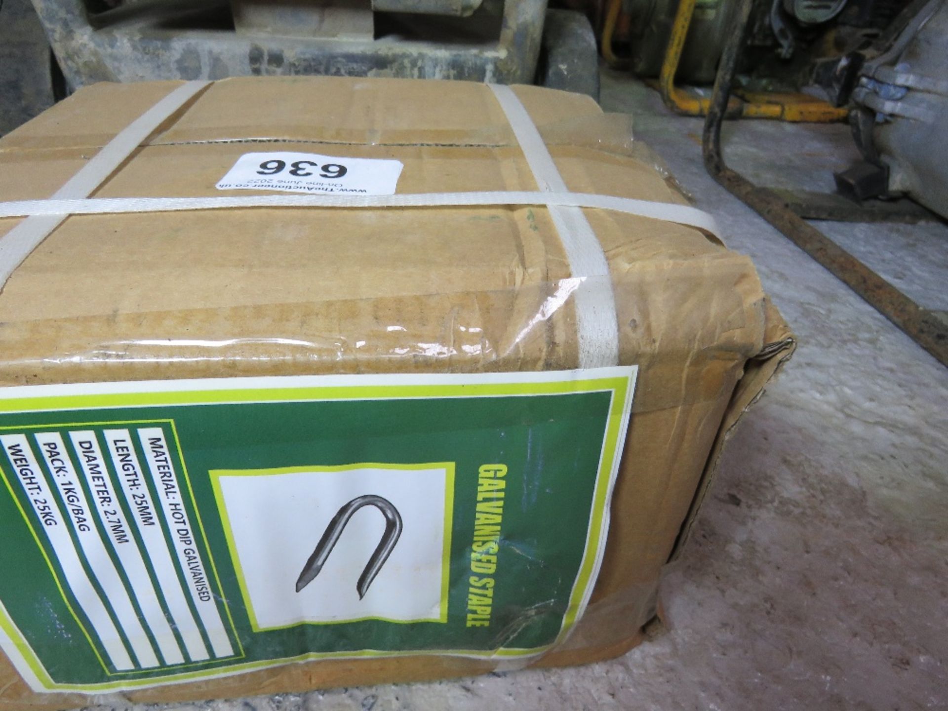 BOX CONTAINING 25KG OF 25MM X 2.7MM GALVANISED FENCING STAPLES.