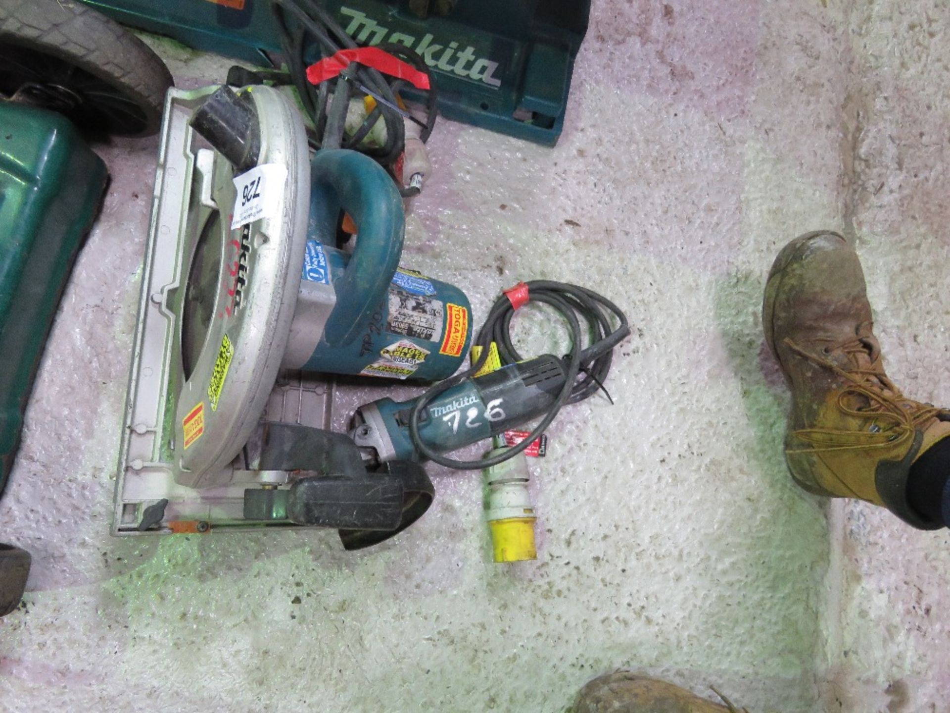 2 X POWER TOOLS. 110VOLT GRINDER AND CIRCULAR SAW. - Image 2 of 2