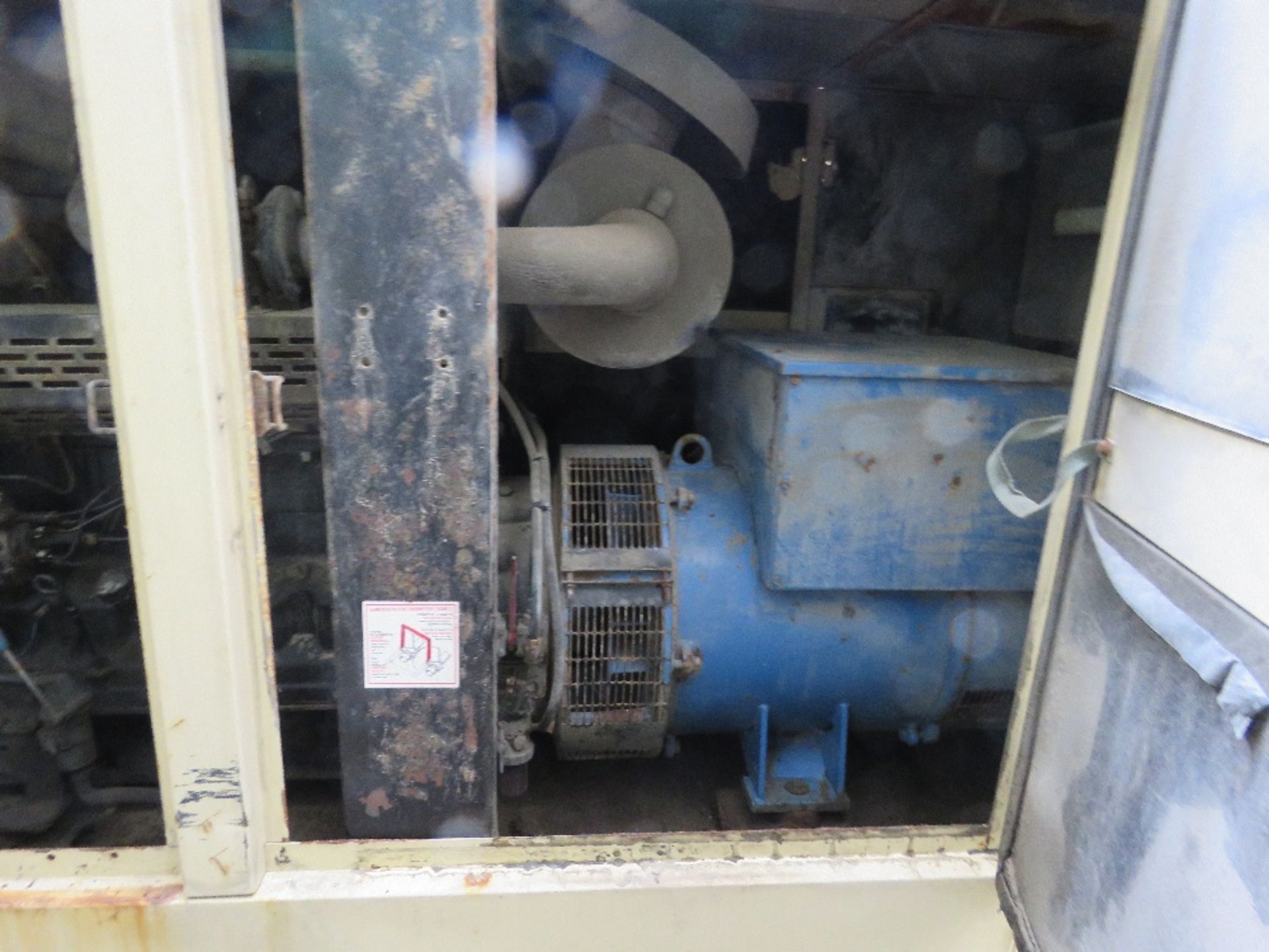 INGERSOLL RAND G200 SKID MOUNTED 200KVA RATED GENERATOR SET WITH JOHN DEERE ENGINE. WHEN TESTED WAS - Image 7 of 9