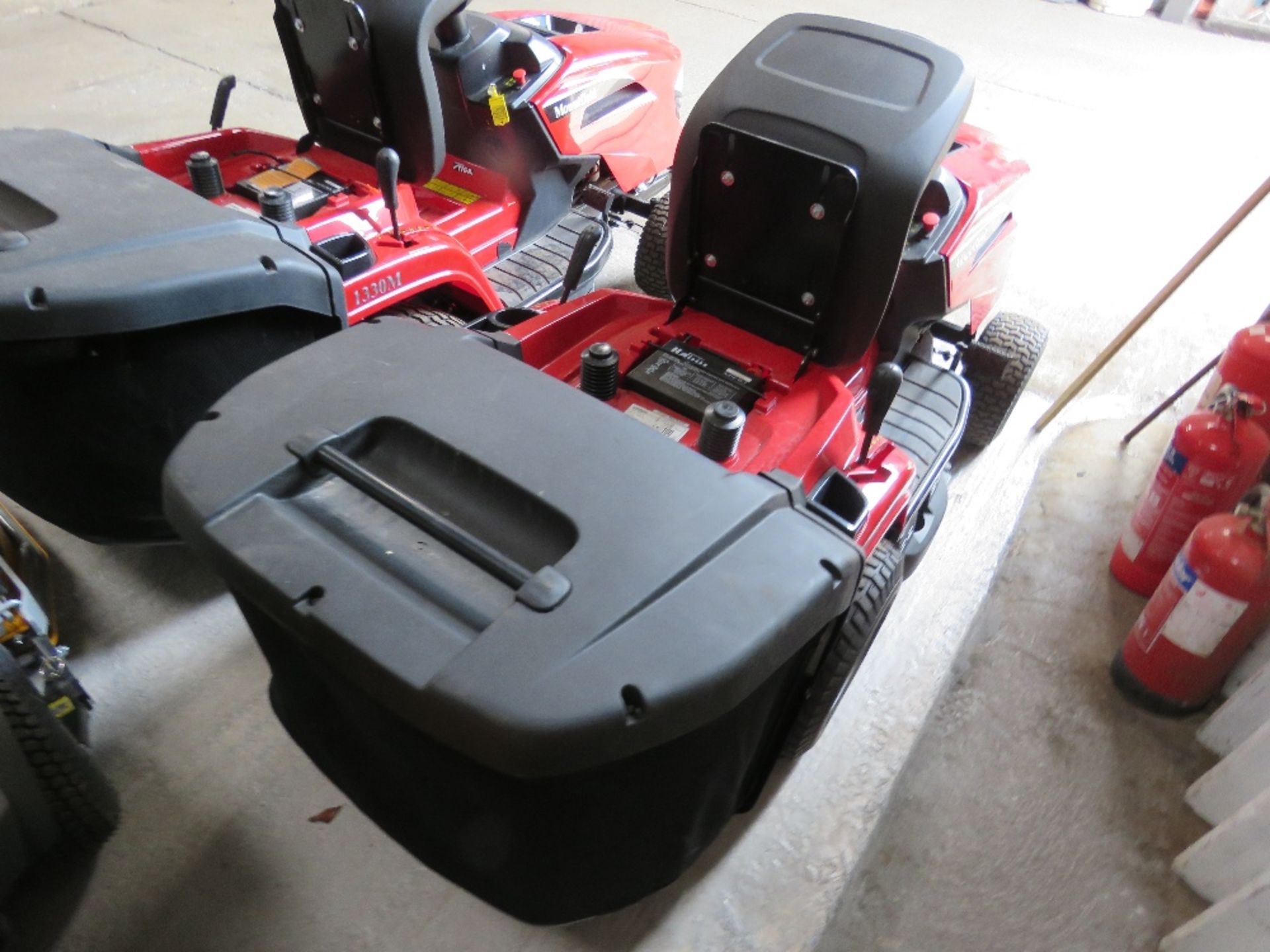 MOUNTFIELD 1330M RIDE ON MOWER WITH COLLECTOR, UNUSED. POWERED BY STIGA ST350 ENGINE. WHEN TESTED WA - Image 4 of 7