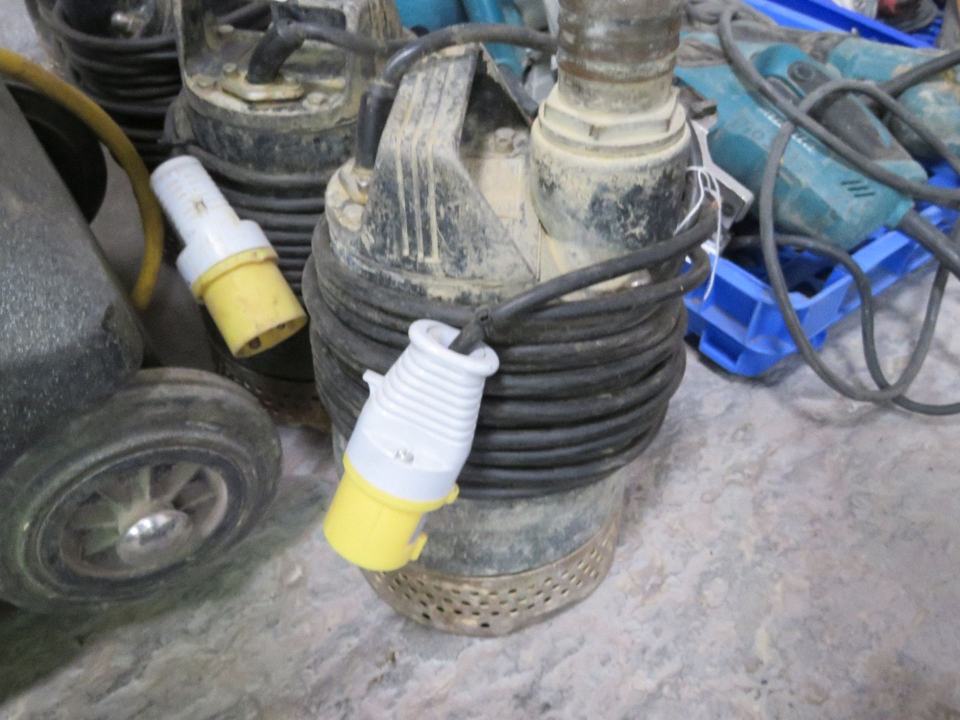 5 X 110VOLT SUBMERSIBLE WATER PUMPS. - Image 2 of 2