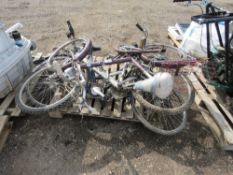 3 X ASSORTED BICYCLES. THIS LOT IS SOLD UNDER THE AUCTIONEERS MARGIN SCHEME, THEREFORE NO VAT WILL B