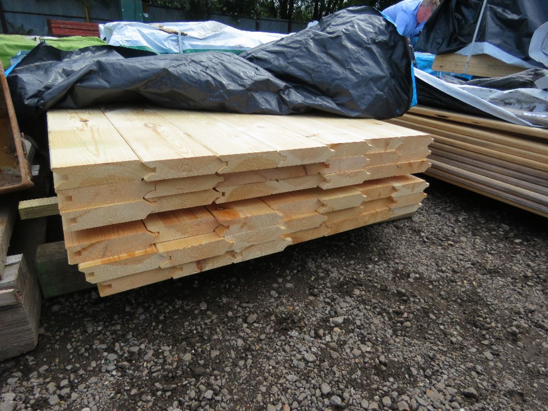 SMALL PACK OF TIMBER HEAVY DUTY UNTREATED BOARDS, 12.5CM WIDE X 3.5CM DEPTH X 1.2M LENGTH APPROX.