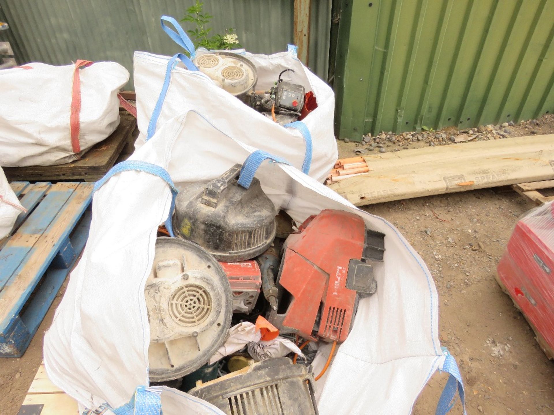 2 X BULK BAGS CONTAINING ASSORTED POWER TOOL SPARES, HILTI ETC. - Image 11 of 13