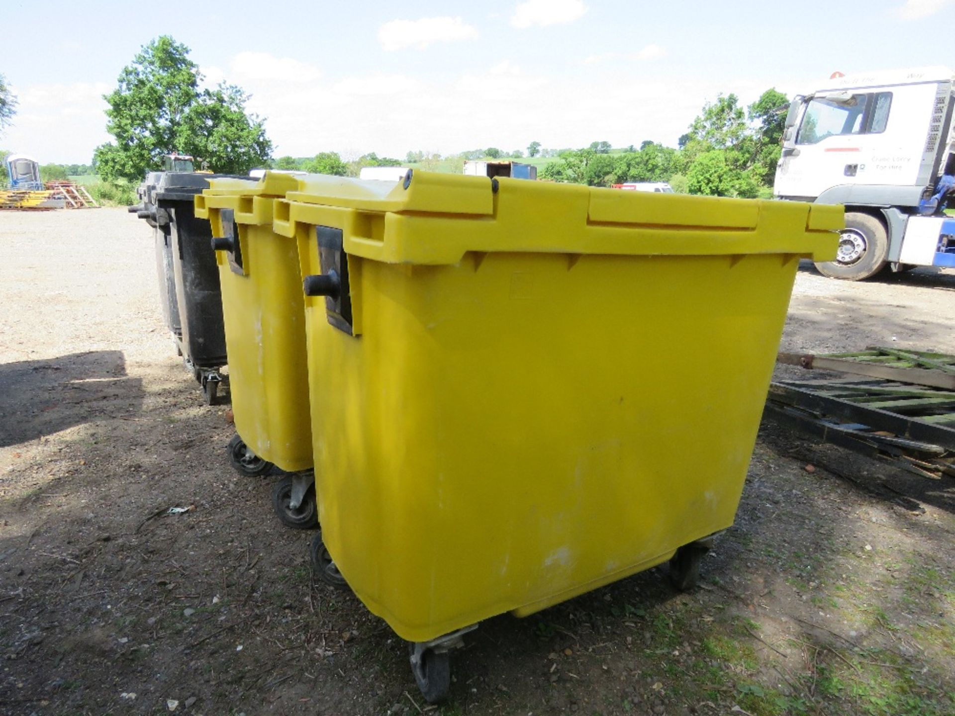 2 X LARGE CAPACITY WHEELED PLASTIC WASTE BINS. THIS LOT IS SOLD UNDER THE AUCTIONEERS MARGIN SCHEME, - Image 4 of 4