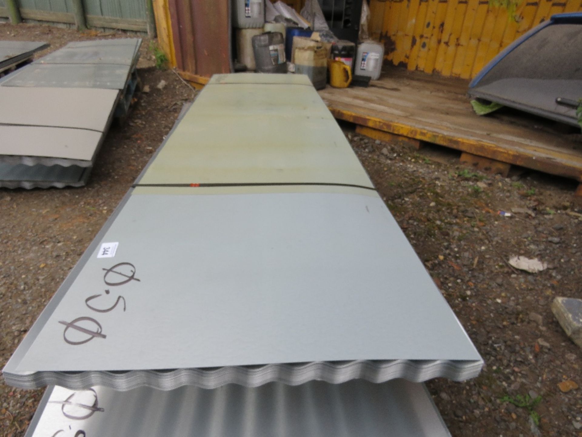 PACK OF 50NO CORRUGATED 10FT LENGTH ROOF SHEETS, GALVANISED. 0.83M WIDTH APPROX. - Image 3 of 5