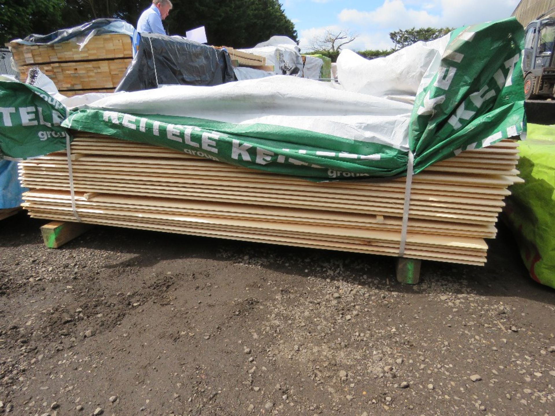 LARGE PACK OF UNTREATED SHIPLAP TIMBER CLADDING BOARDS 95MM WIDTH X 1.83M APPROX. - Image 3 of 3