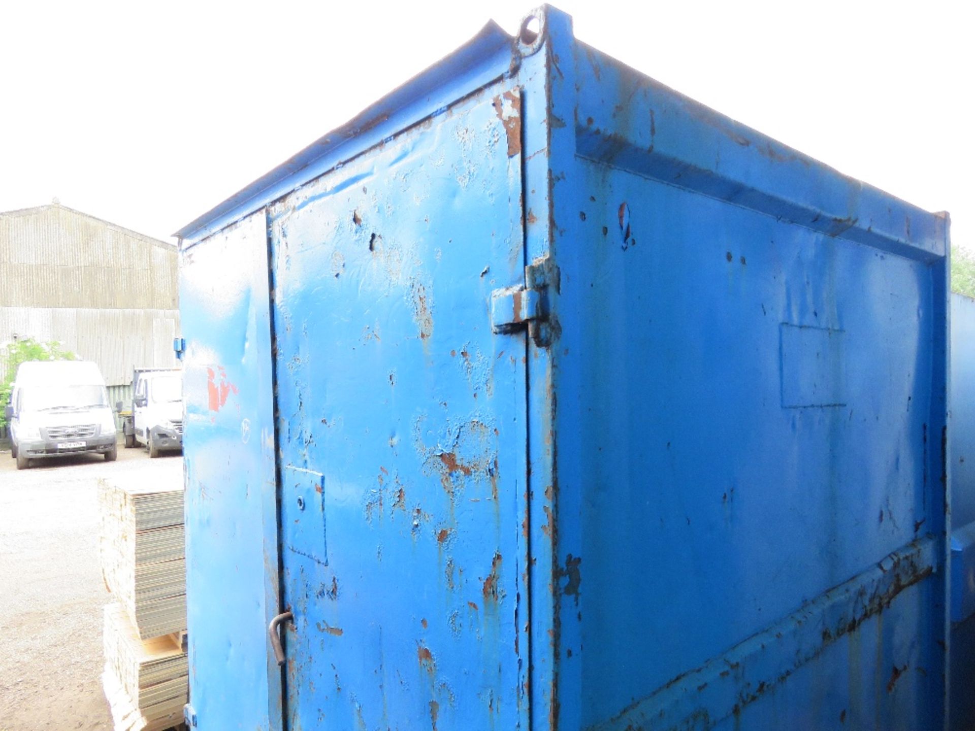 SECURE CONTAINER TYPE SITE STORE EXTERNAL SIZE 1.99M LENGTH X 2.3M HEIGHT X 1.99M WIDE APPROX. - Image 8 of 9