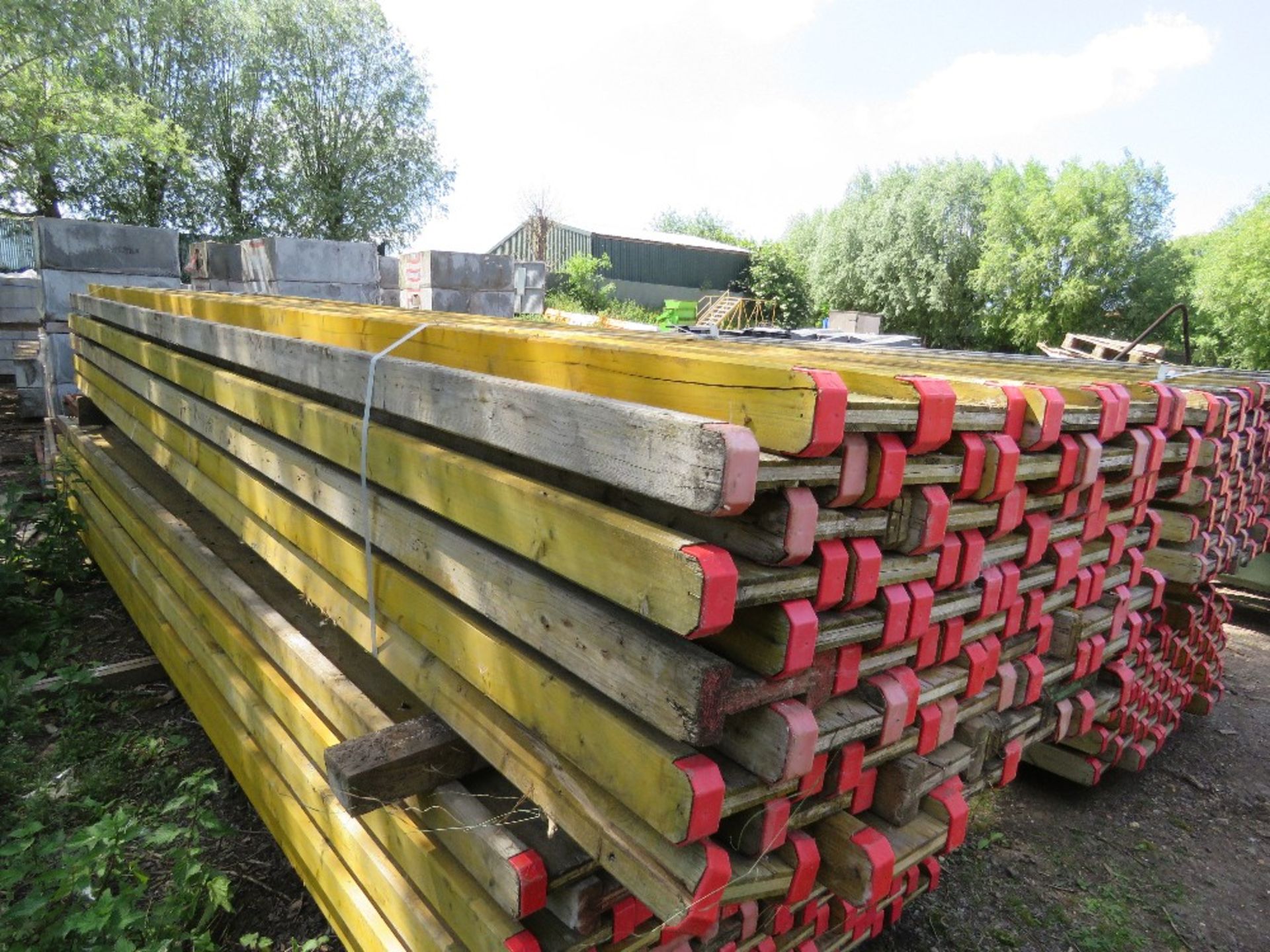 PACK OF 50NO TIMBER FORMWORK SUPPORTING "I" BEAMS , 4.9METRE LENGTH. IDEAL FOR FORMING ROOF STRUCTUR - Image 3 of 5