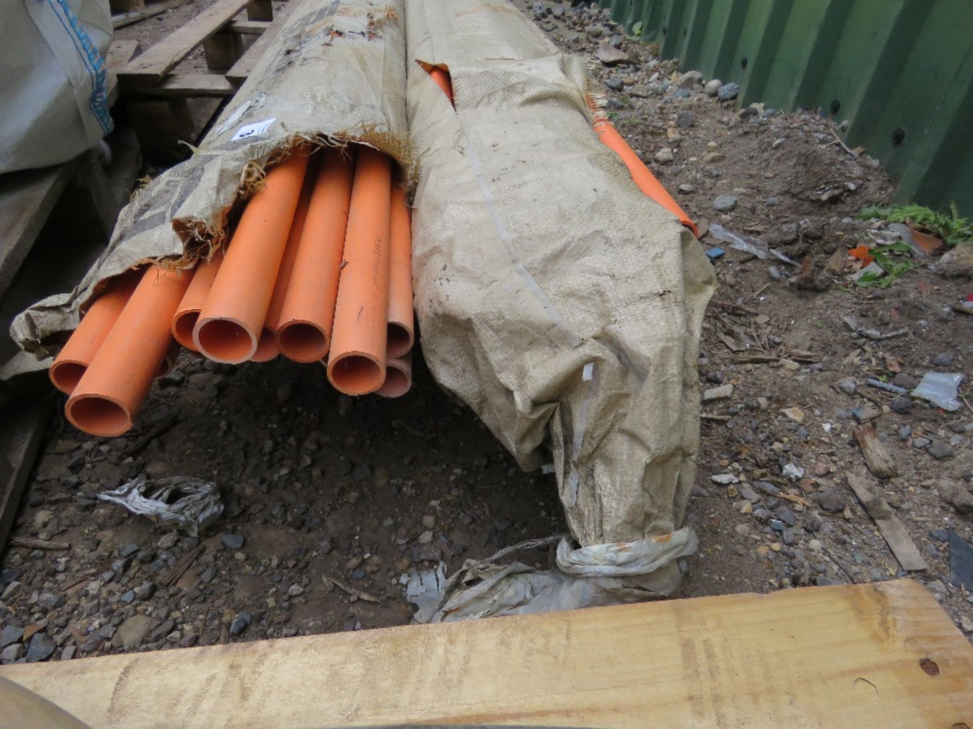 2 X BUNDLES OF FLAME GUARD 1" PIPE/CONDUIT. THIS LOT IS SOLD UNDER THE AUCTIONEERS MARGIN SCHEME, TH - Image 2 of 5