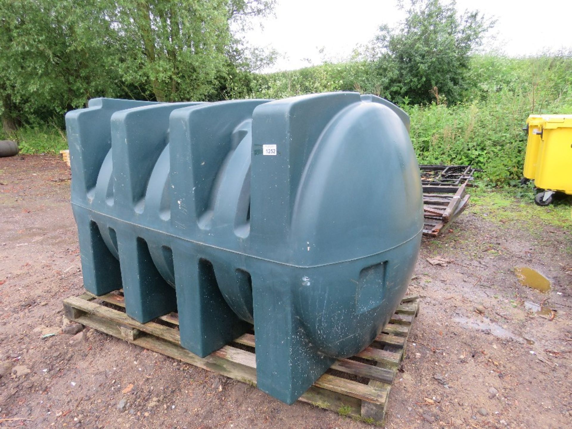 LARGE PLASTIC OIL TANK, SOURCED FROM SITE CLEARANCE. THIS LOT IS SOLD UNDER THE AUCTIONEERS MARGIN S