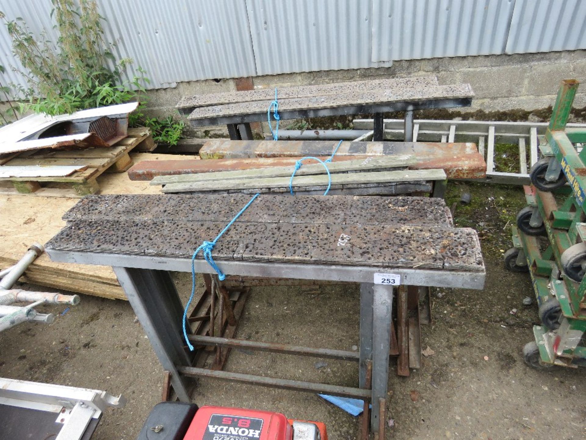 8 X ASSORTED HEAVY DUTY METAL STANDS. THIS LOT IS SOLD UNDER THE AUCTIONEERS MARGIN SCHEME, THEREFOR