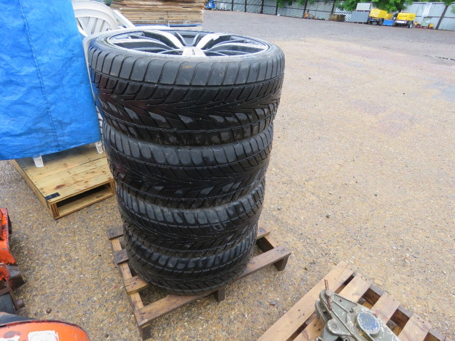 4 X ALLOY WHEELS AND TYRES 245/35 ZR19 SIZE. - Image 3 of 5