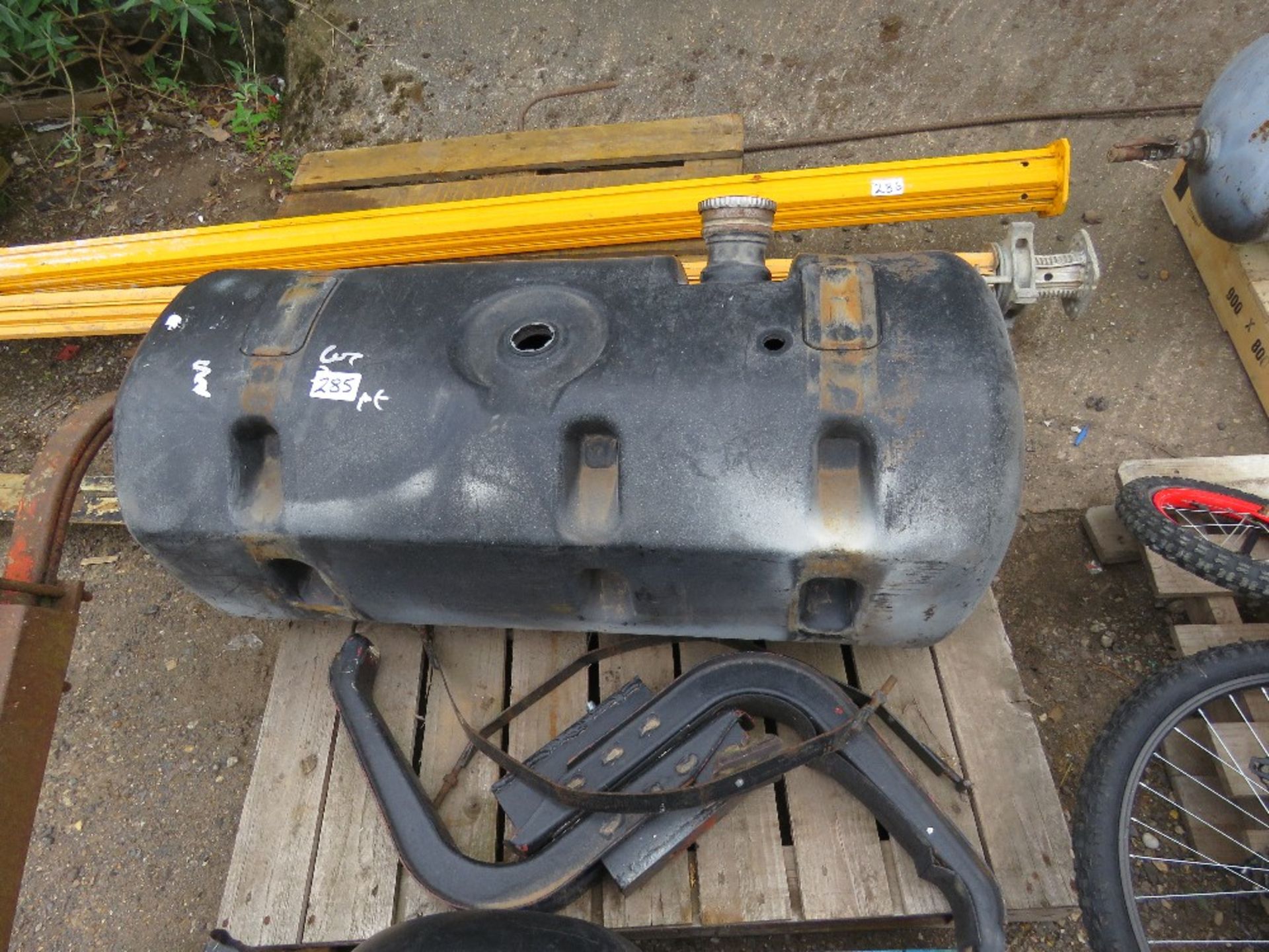 2 X PLASTIC MERCEDES LORRY FUEL TANKS, THIS LOT IS SOLD UNDER THE AUCTIONEERS MARGIN SCHEME, THEREF