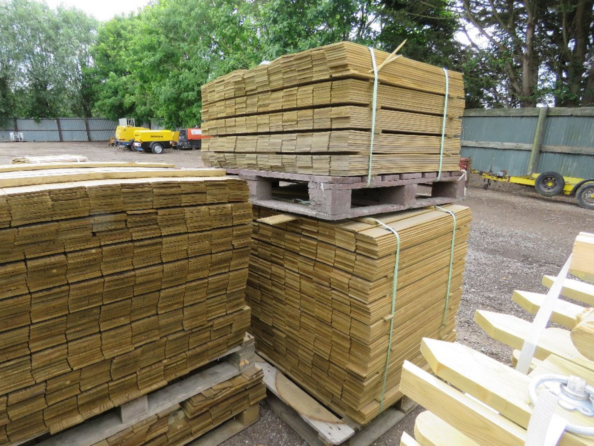 2 X PALLETS OF HIT AND MISS CLADDING TIMBERS, 0.83M LENGTH X 95MM WIDTH APPROX. - Image 4 of 4