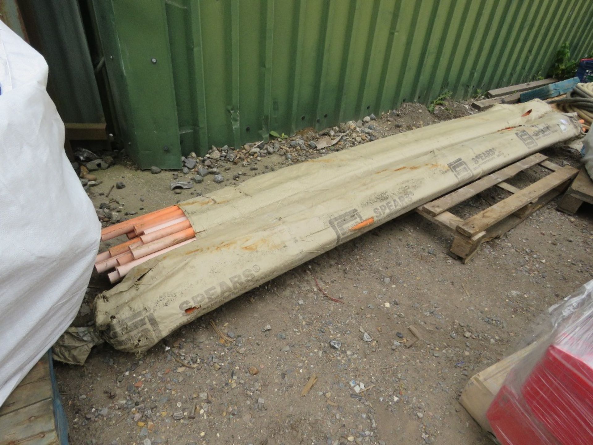 2 X BUNDLES OF FLAME GUARD 1" PIPE/CONDUIT. THIS LOT IS SOLD UNDER THE AUCTIONEERS MARGIN SCHEME, TH - Image 5 of 5