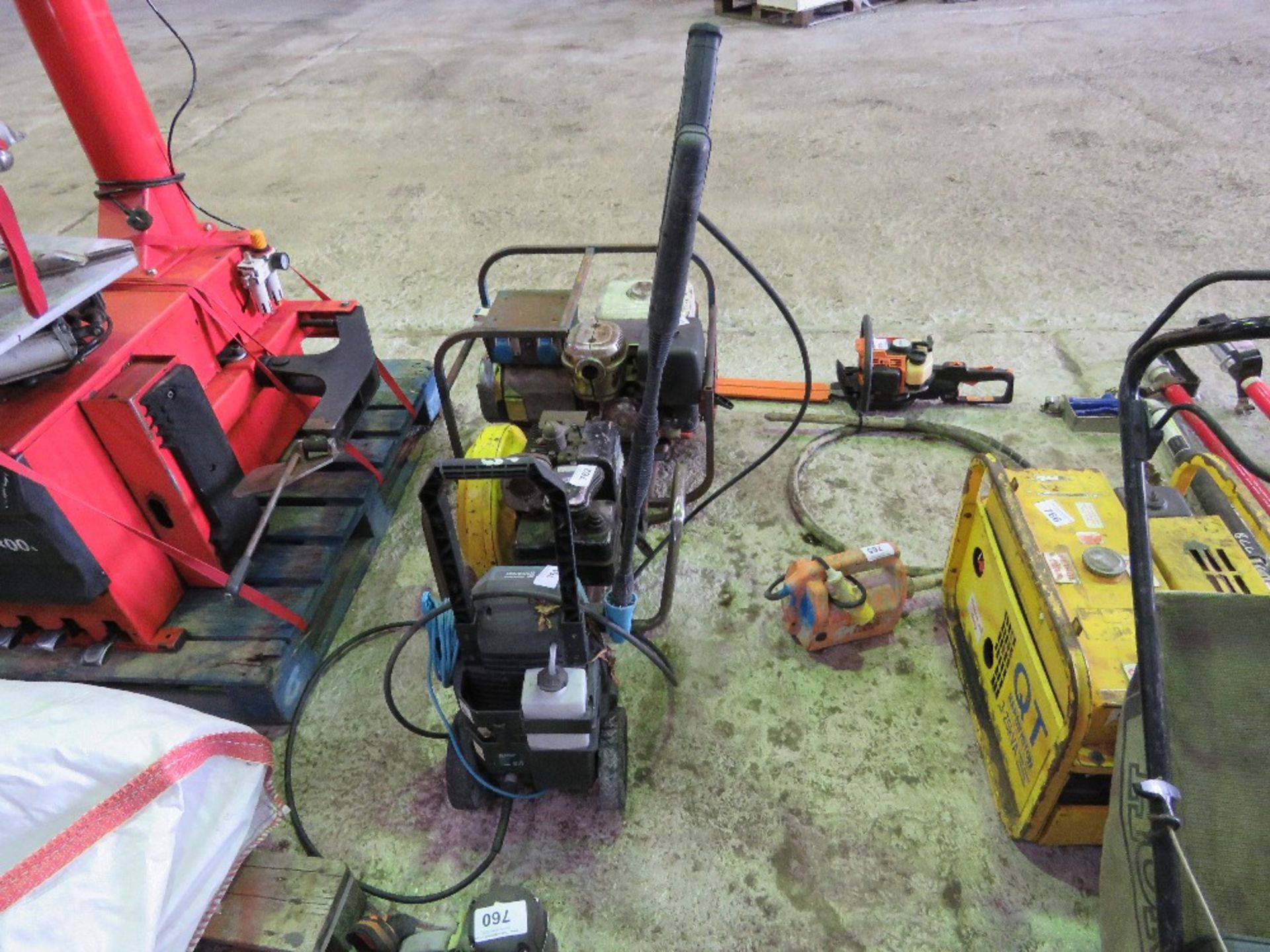 POWER WASHER 240 VOLT POWERED. THIS LOT IS SOLD UNDER THE AUCTIONEERS MARGIN SCHEME, THEREFORE NO VA - Image 3 of 3