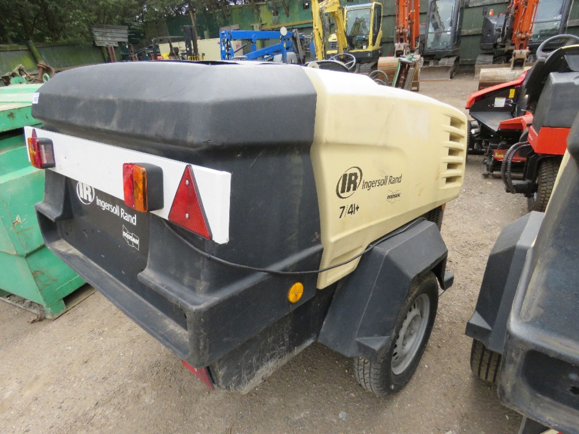 INGERSOLL RAND 741+ TOWED COMPRESSOR, YEAR 2011 BUILD. 1169 REC HOURS. SN:UN571FXXBY430386. WHEN TE
