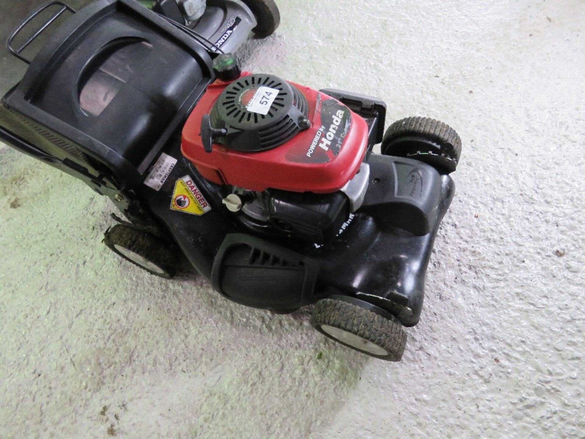 HONDA CRAFTSMAN MOWER, WITH BOX. THIS LOT IS SOLD UNDER THE AUCTIONEERS MARGIN SCHEME, THEREFORE N - Image 3 of 3