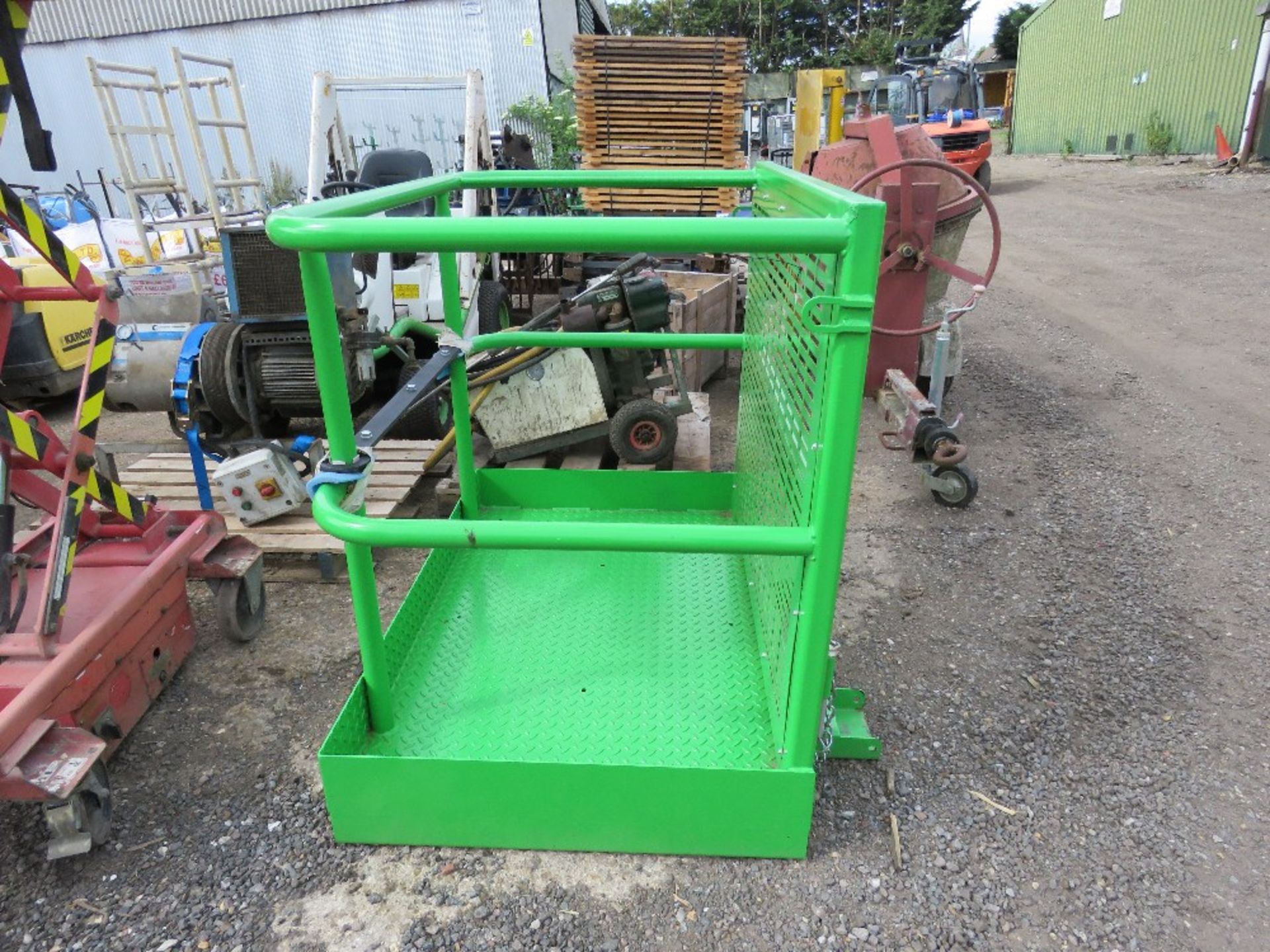 LWC AG PRODUCTS 2 PERSON MAN/PERSONEL FORKLIFT ACCESS CAGE, YEAR 2021, UNUSED. 300KG RATED CAPACITY. - Image 2 of 5