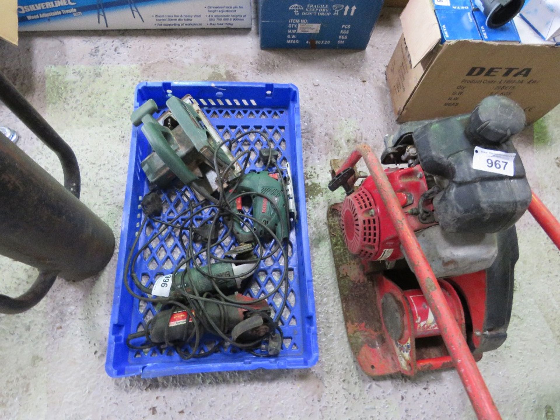4 X ASSORTED POWER TOOLS: 2 X SAWS PLUS 2 X GRINDERS. THIS LOT IS SOLD UNDER THE AUCTIONEERS MARGIN - Image 2 of 3
