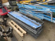 18 X CONCRETE GRAVEL BOARD MOULD, 6FT LENGTH. THIS LOT IS SOLD UNDER THE AUCTIONEERS MARGIN SCHEME,