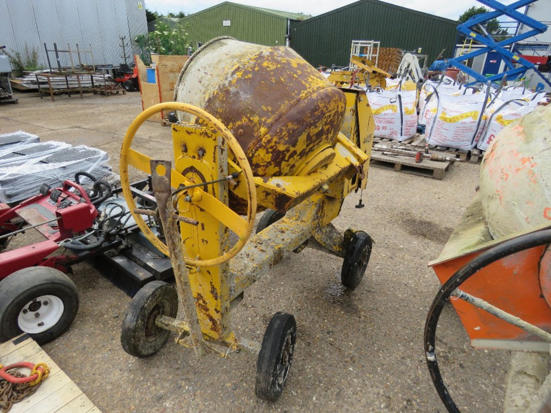 YANMAR ENGINED BARROWMIXER SITE MIXER. MISSING DRIVE CHAIN. - Image 3 of 4