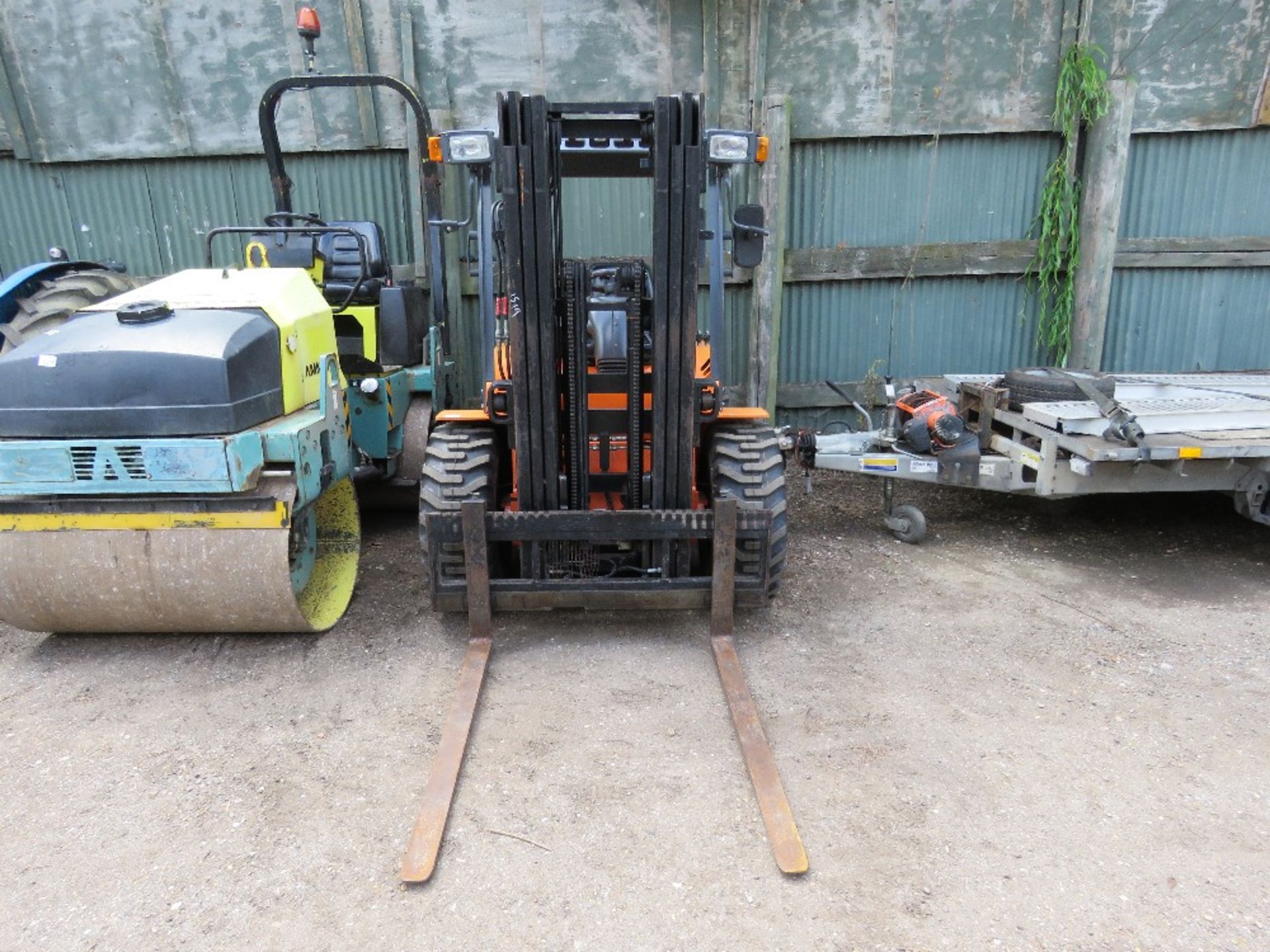 MAST EXPLORER H20DL 2WD ROUGH TERRAIN FORKLIFT TRUCK, YEAR 2007. 2706 REC HOURS. SN:2HD6429B. SIDE S - Image 8 of 9