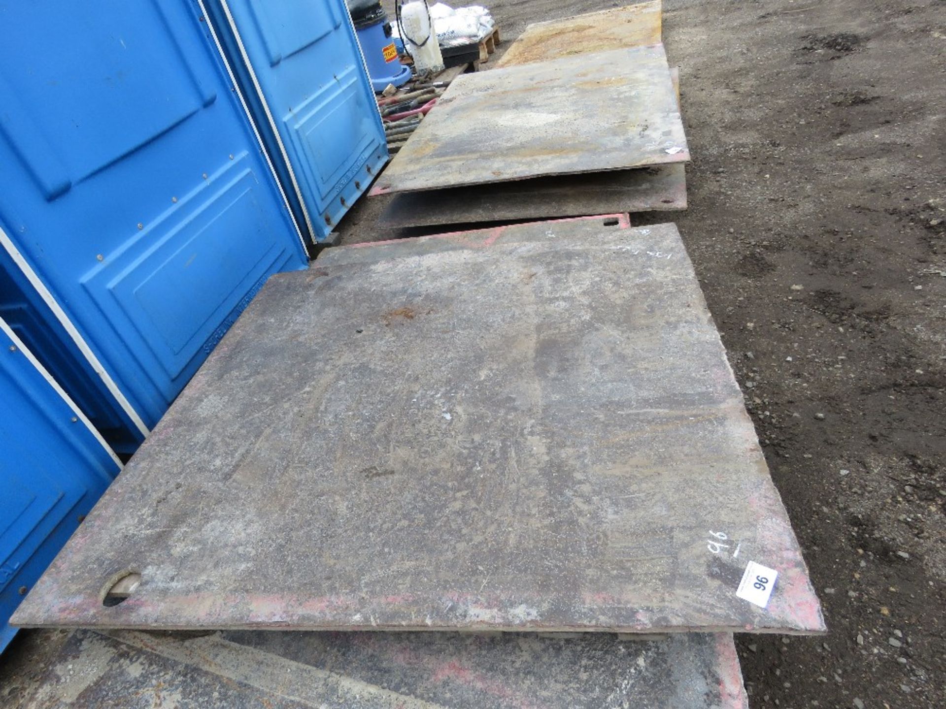 1 X STEEL ROAD PLATE 18MM THICKNESS APPROX. 1.3M X 1.25M APPROX. THIS LOT IS SOLD UNDER THE AUCTIONE - Image 4 of 4