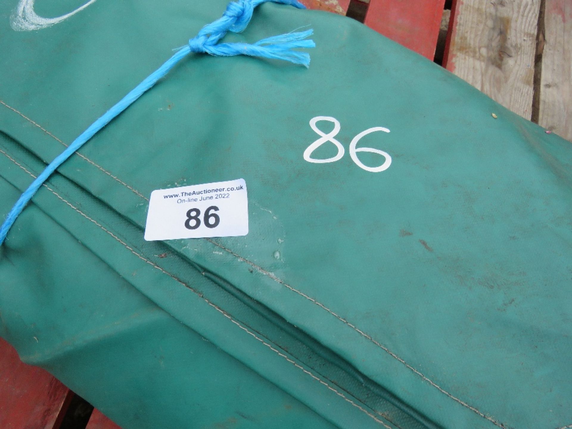 LARGE HEAVY DUTY TARPAULIN SHEET 16FT X 30FT APPROX. THIS LOT IS SOLD UNDER THE AUCTIONEERS MARGIN S - Image 4 of 4