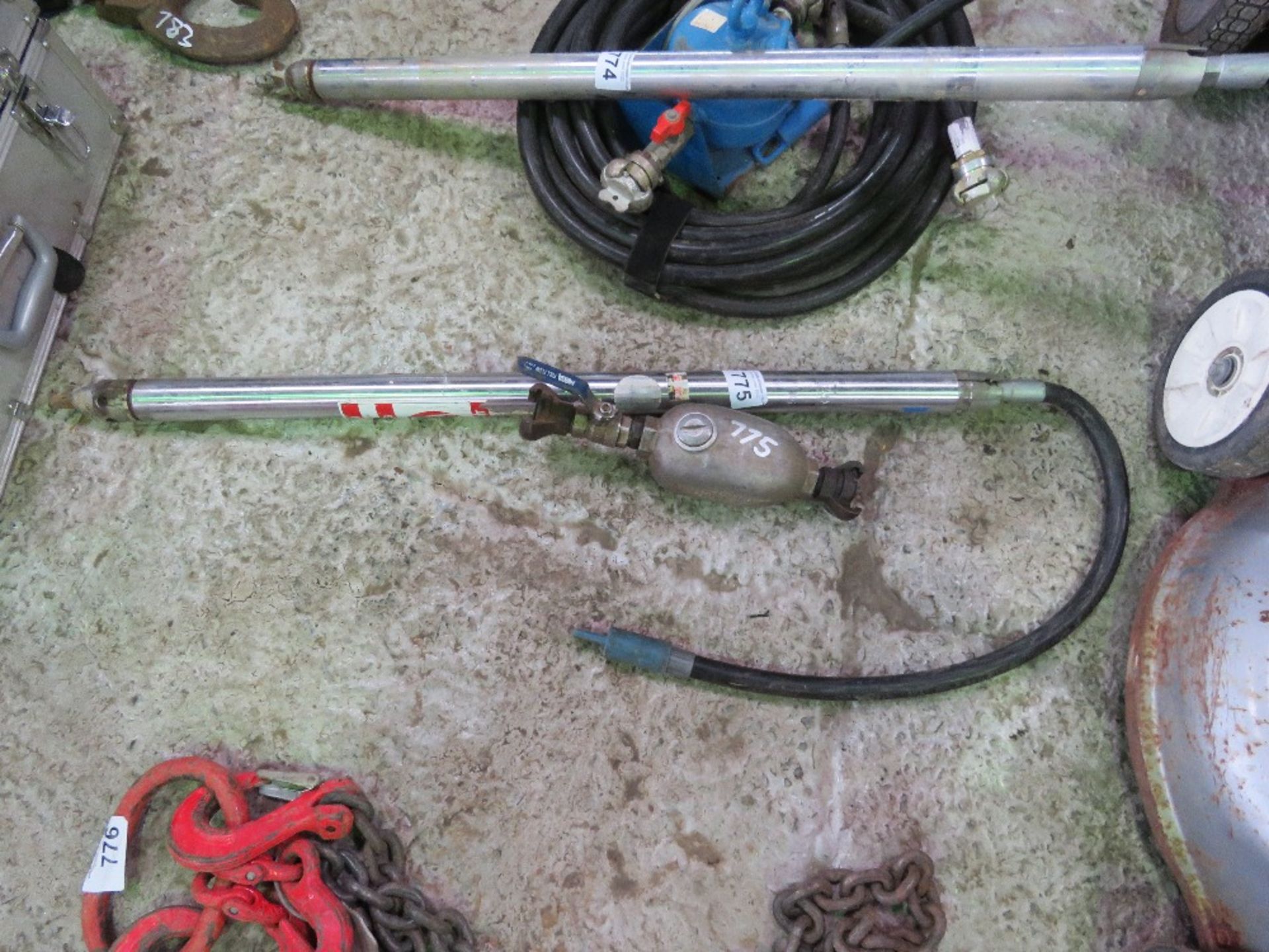 AIR POWERED PNEUMATIC MOLE WITH TAIL AND OILER 45MM DIAMETER. THIS LOT IS SOLD UNDER THE AUCTIONEERS - Image 2 of 2