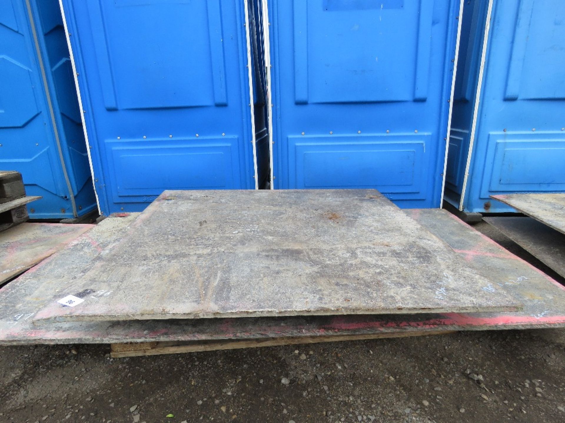 1 X STEEL ROAD PLATE 18MM THICKNESS APPROX. 1.3M X 1.25M APPROX. THIS LOT IS SOLD UNDER THE AUCTIONE - Image 2 of 4