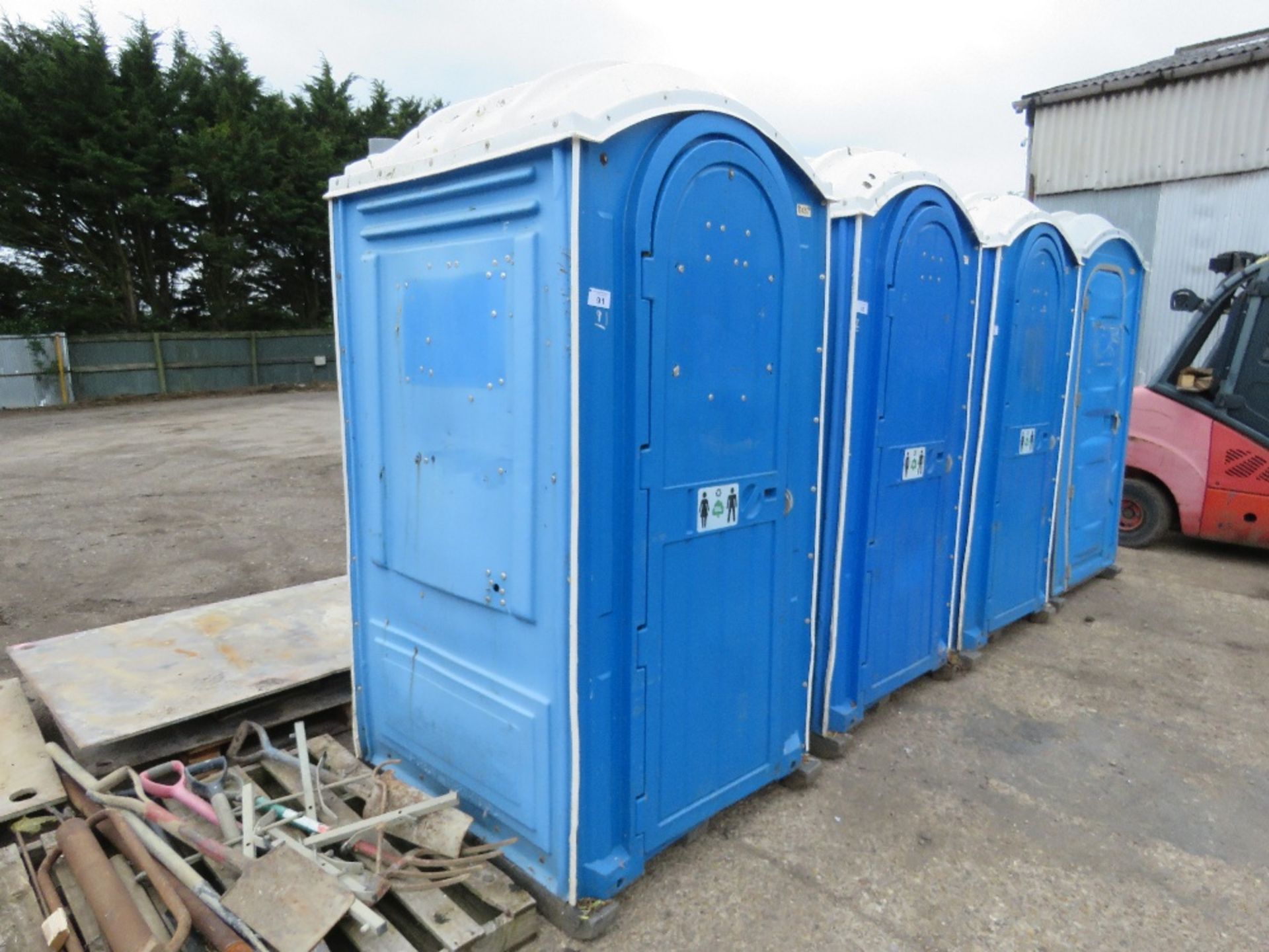 PORTABLE SITE TOILET. - Image 5 of 5