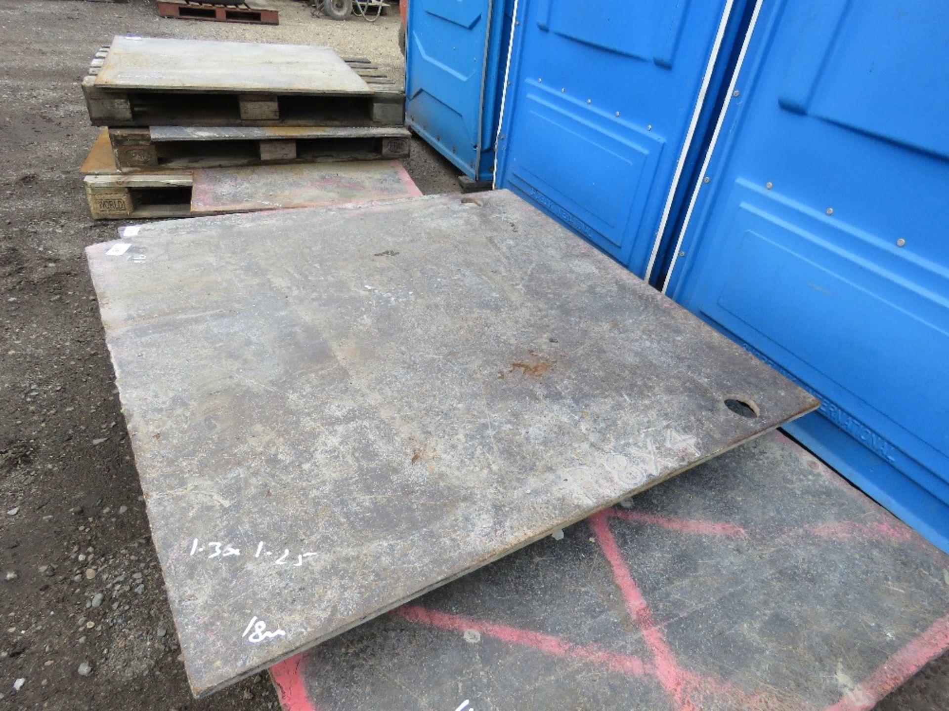 1 X STEEL ROAD PLATE 18MM THICKNESS APPROX. 1.3M X 1.25M APPROX. THIS LOT IS SOLD UNDER THE AUCTIONE - Image 3 of 4