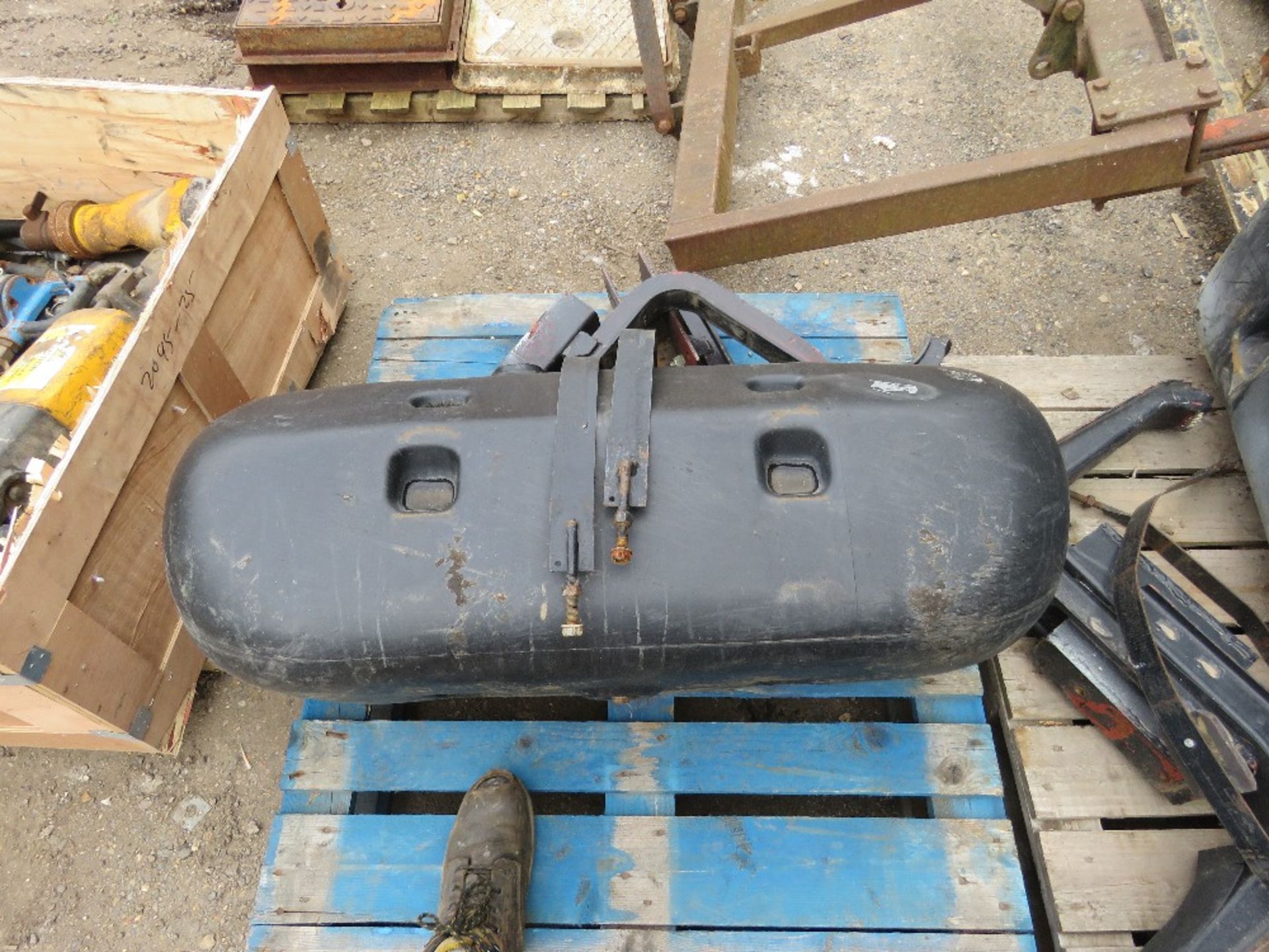 2 X PLASTIC MERCEDES LORRY FUEL TANKS, THIS LOT IS SOLD UNDER THE AUCTIONEERS MARGIN SCHEME, THEREF - Image 2 of 3