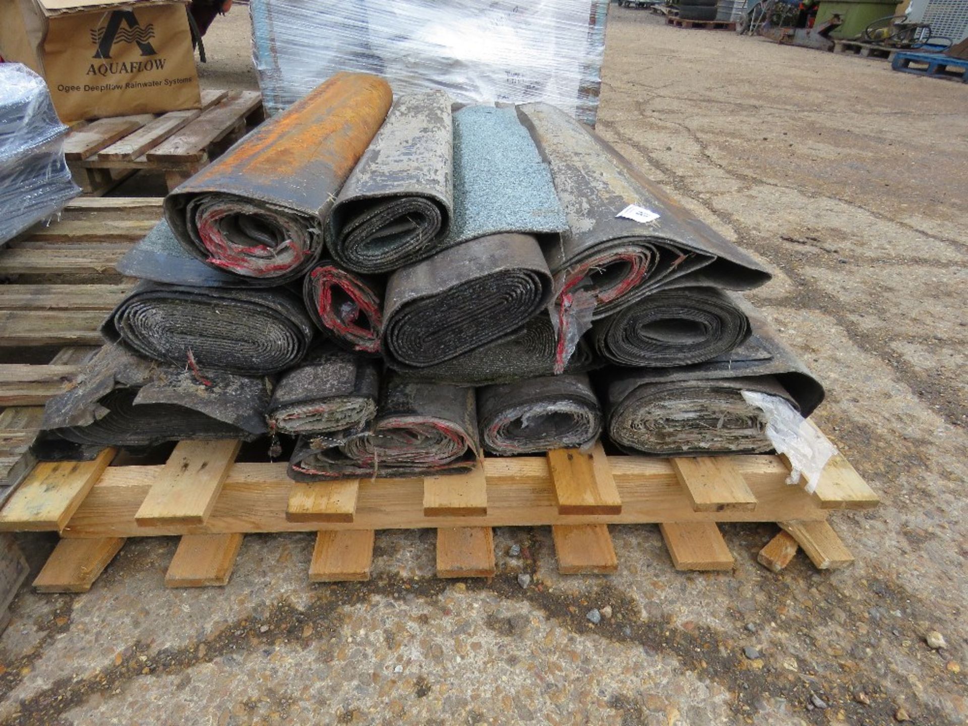 PALLET OF ROOFING FELT. THIS LOT IS SOLD UNDER THE AUCTIONEERS MARGIN SCHEME, THEREFORE NO VAT WILL - Image 2 of 3