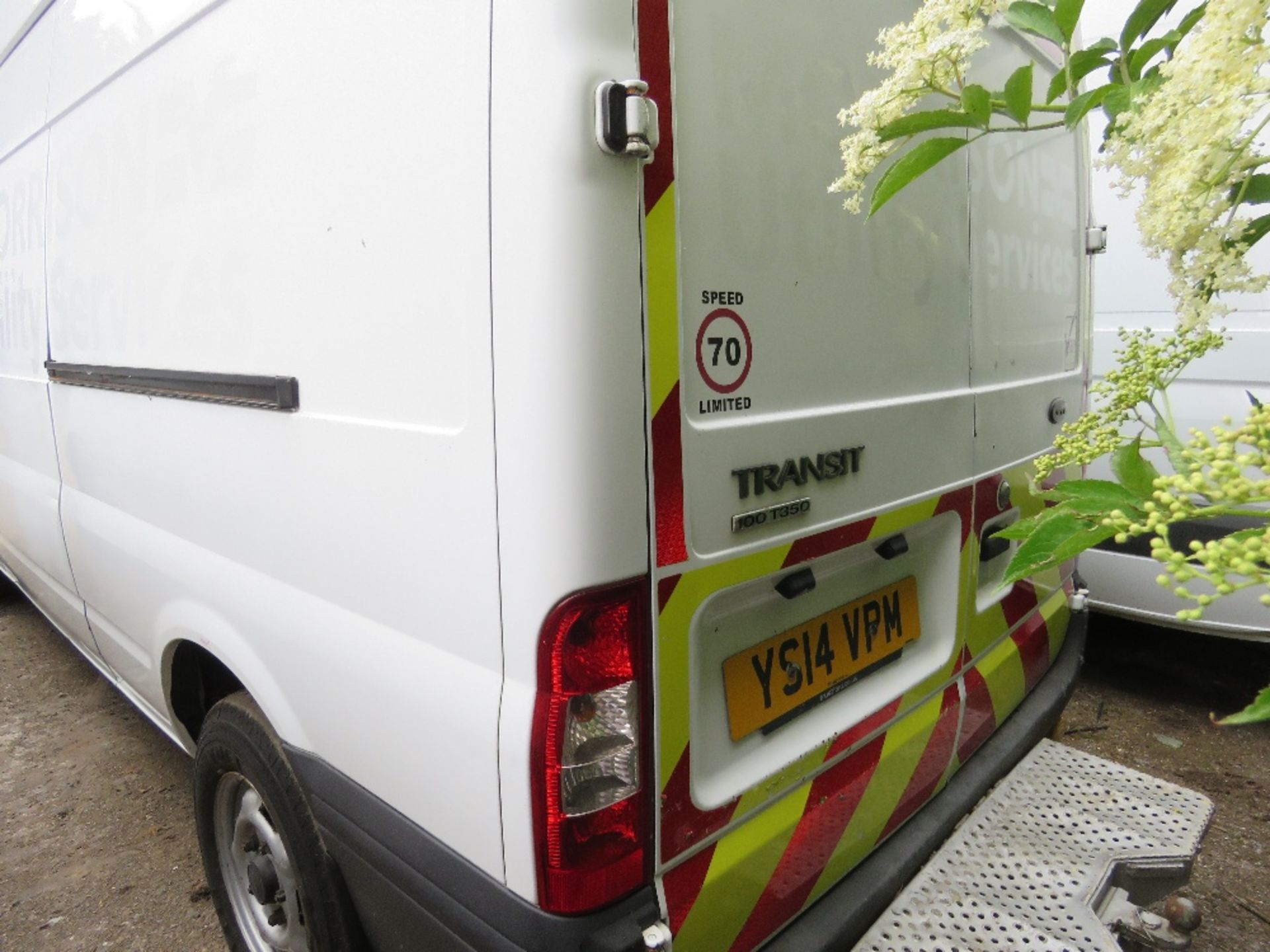FORD TRANSIT PANEL VAN REG:YS14 VPM WITH ONBOARD COMPRESSOR AND GENERATOR. WITH V5 PLUS MOT TILL MAY - Image 5 of 10