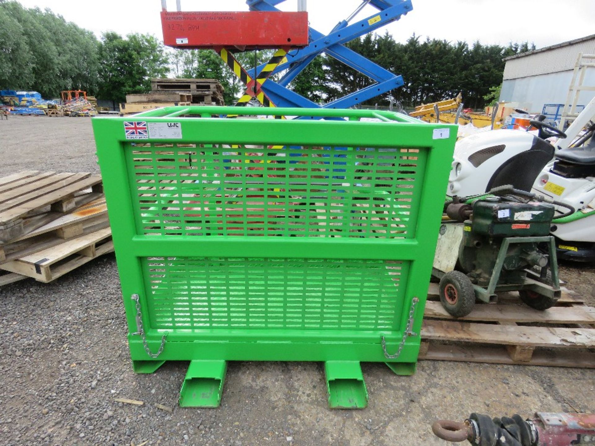 LWC AG PRODUCTS 2 PERSON MAN/PERSONEL FORKLIFT ACCESS CAGE, YEAR 2021, UNUSED. 300KG RATED CAPACITY.