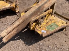 SET OF ADJUSTABLE EXCAVATOR MOUNTED PALLET FORKS