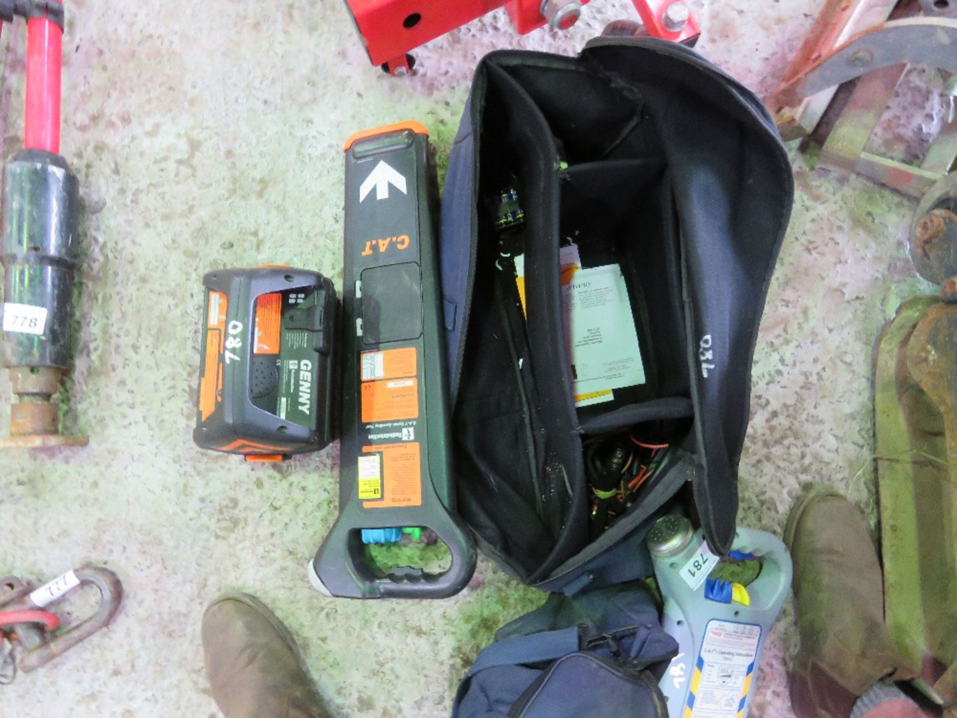 CAT AND GENNY DETECTOR SYSTEM IN A CASE. THIS LOT IS SOLD UNDER THE AUCTIONEERS MARGIN SCHEME, THERE - Image 2 of 3