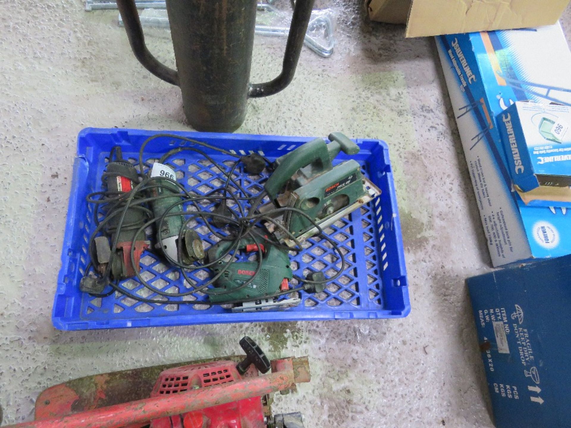 4 X ASSORTED POWER TOOLS: 2 X SAWS PLUS 2 X GRINDERS. THIS LOT IS SOLD UNDER THE AUCTIONEERS MARGIN - Image 3 of 3
