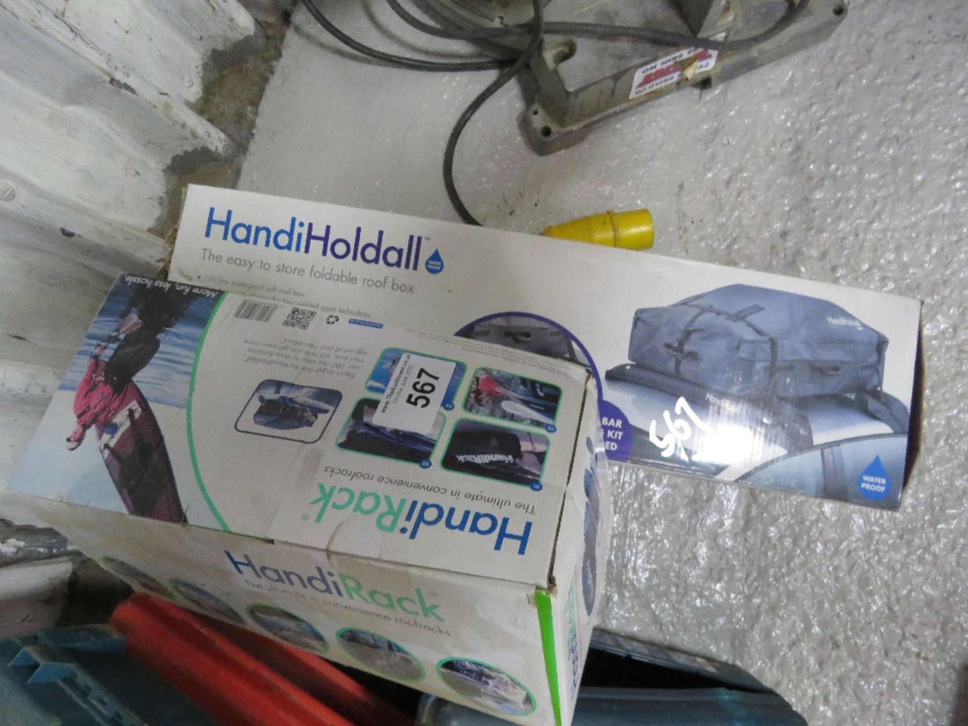 HANDI RACK UNIT PLUS A COVER.