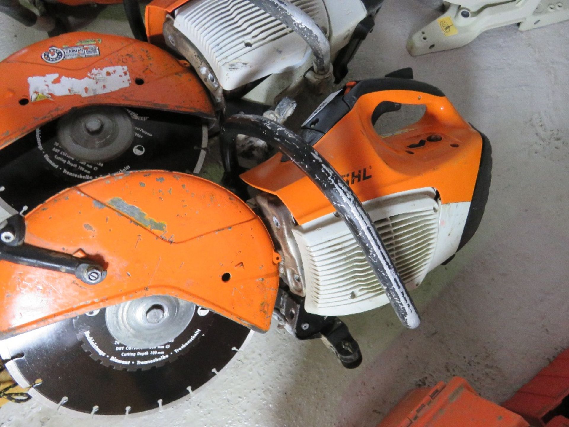 STIHL TS410 PETROL SAW WITH A BLADE. - Image 2 of 2