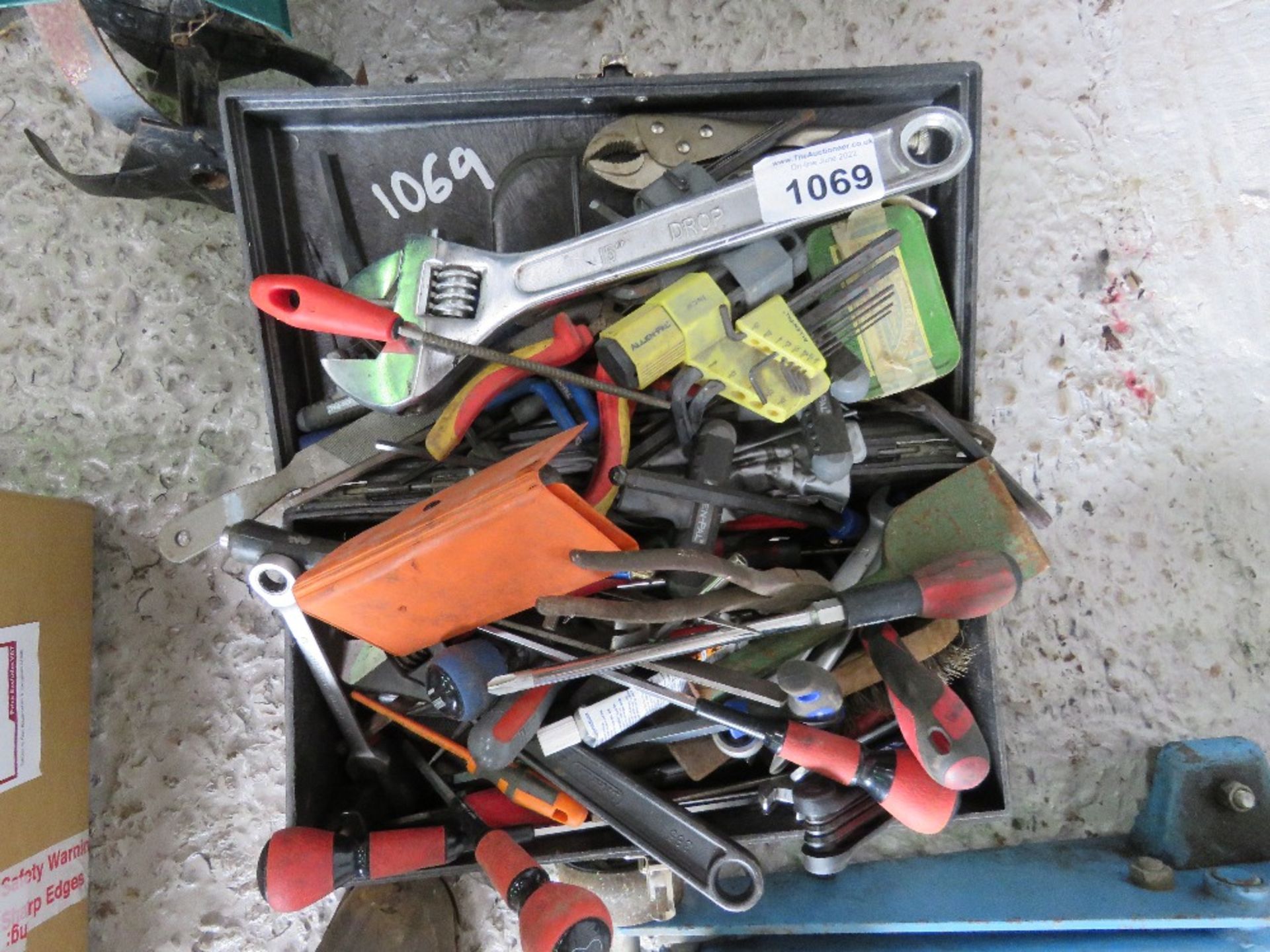 COMPREHENSIVE RANGE OF TOOLS IN A BOX.