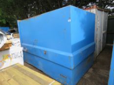 CHAIN LIFT SKIP TYPE SECURE TOOL STORE WITH KEY. 3METRE LENGTH APPROX. ID:TS12.