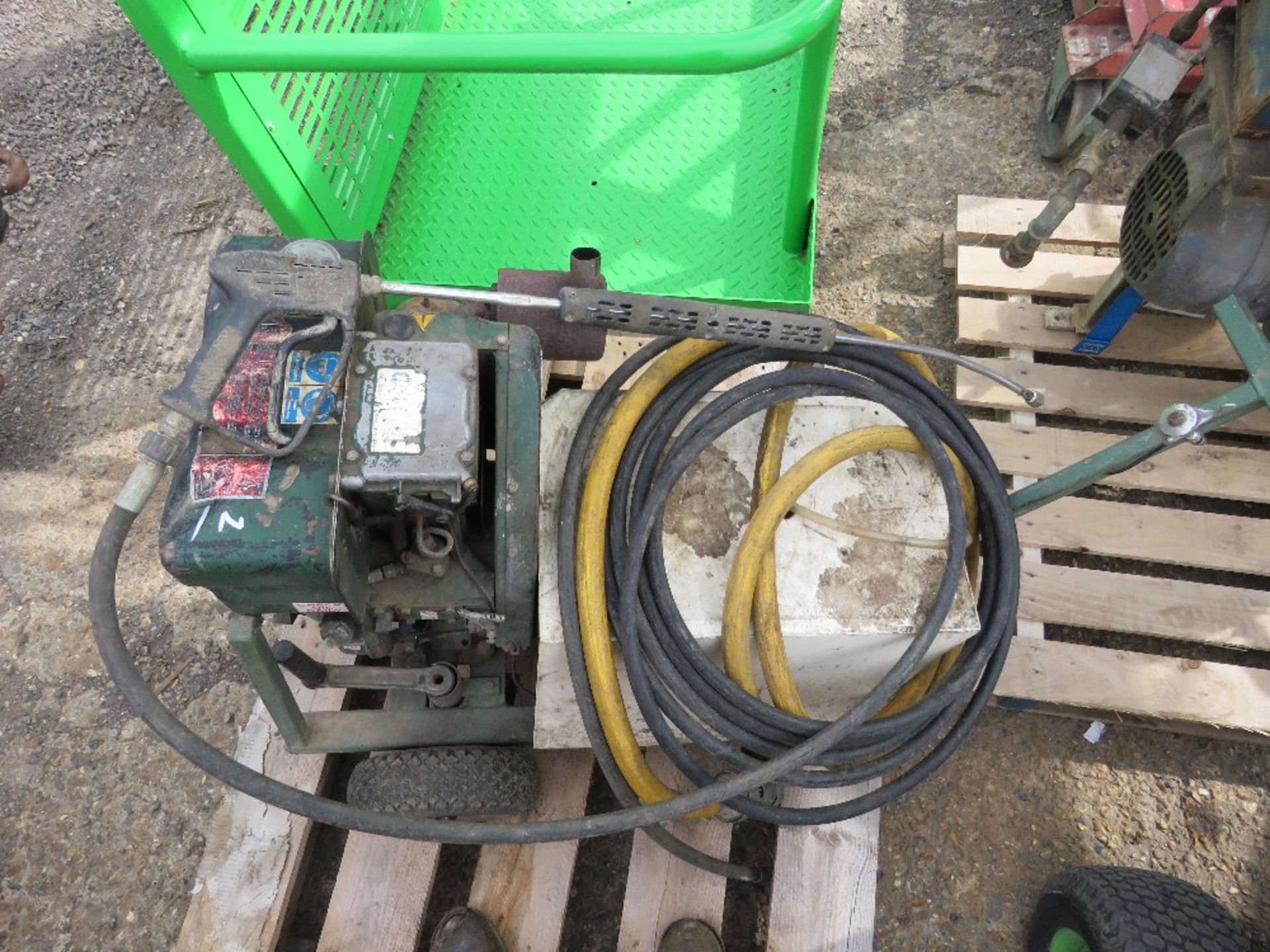 BRENDON HANDLE START DIESEL ENGINED PRESSURE WASHER. WHEN TESTED WAS SEEN TO START AND RUN. DIRECT - Image 2 of 3