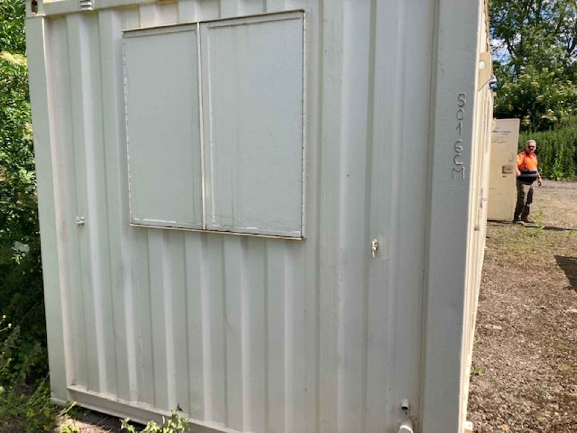 20foot length secure containerised office with key. - Image 3 of 8