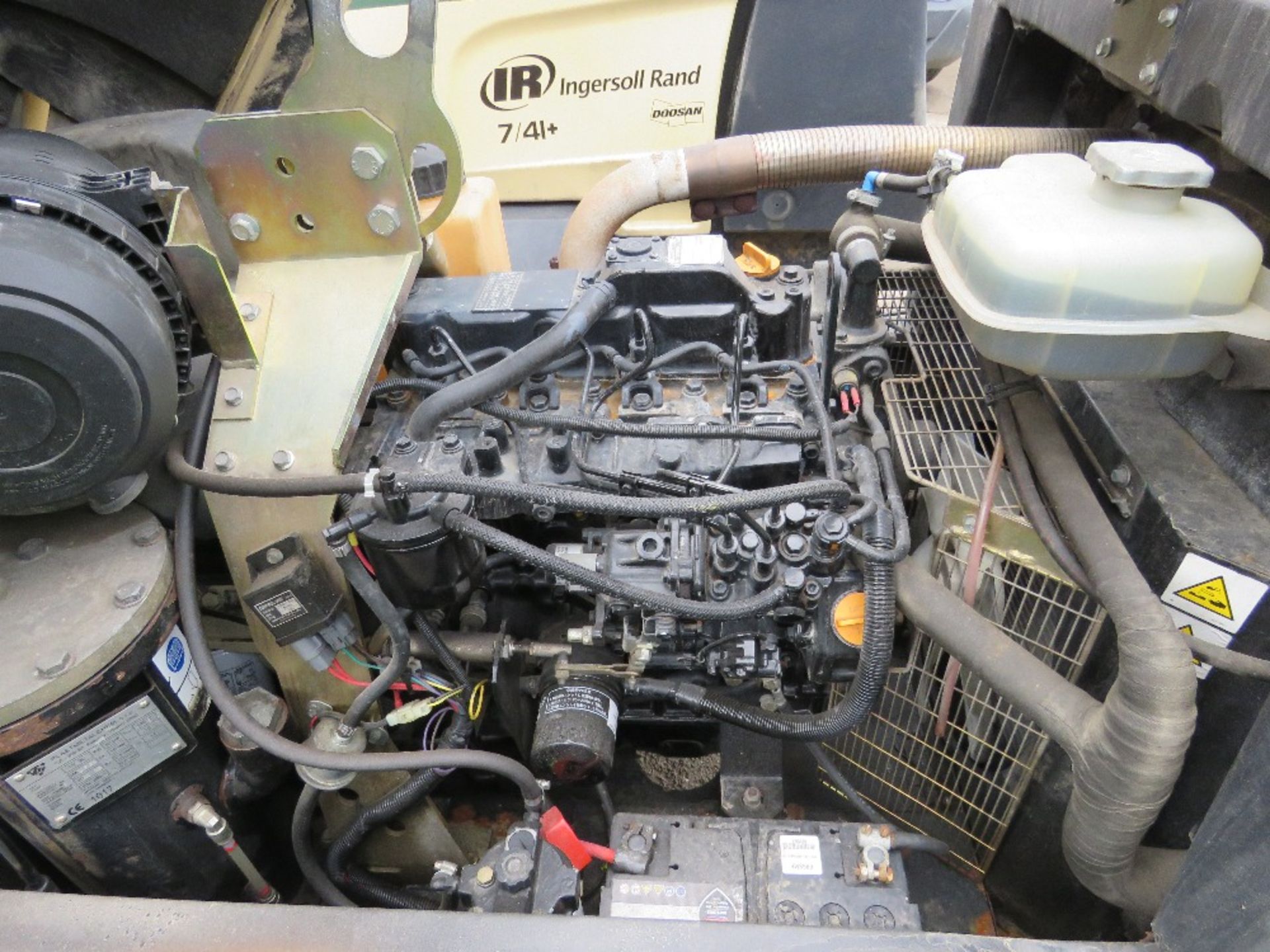 INGERSOLL RAND 741+ TOWED COMPRESSOR, YEAR 2011 BUILD. 1169 REC HOURS. SN:UN571FXXBY430386. WHEN TE - Image 7 of 8