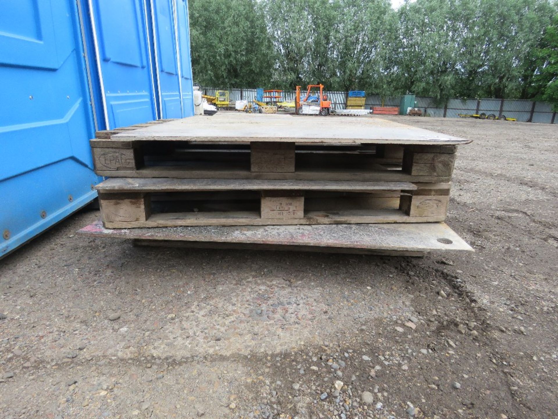 3 X SMALL SIZED STEEL ROAD PLATES, 11MM THICKNESS APPROX. 2@1MX1M PLUS ANOTHER C.26M X 1.66M MAX(PAR - Image 2 of 5