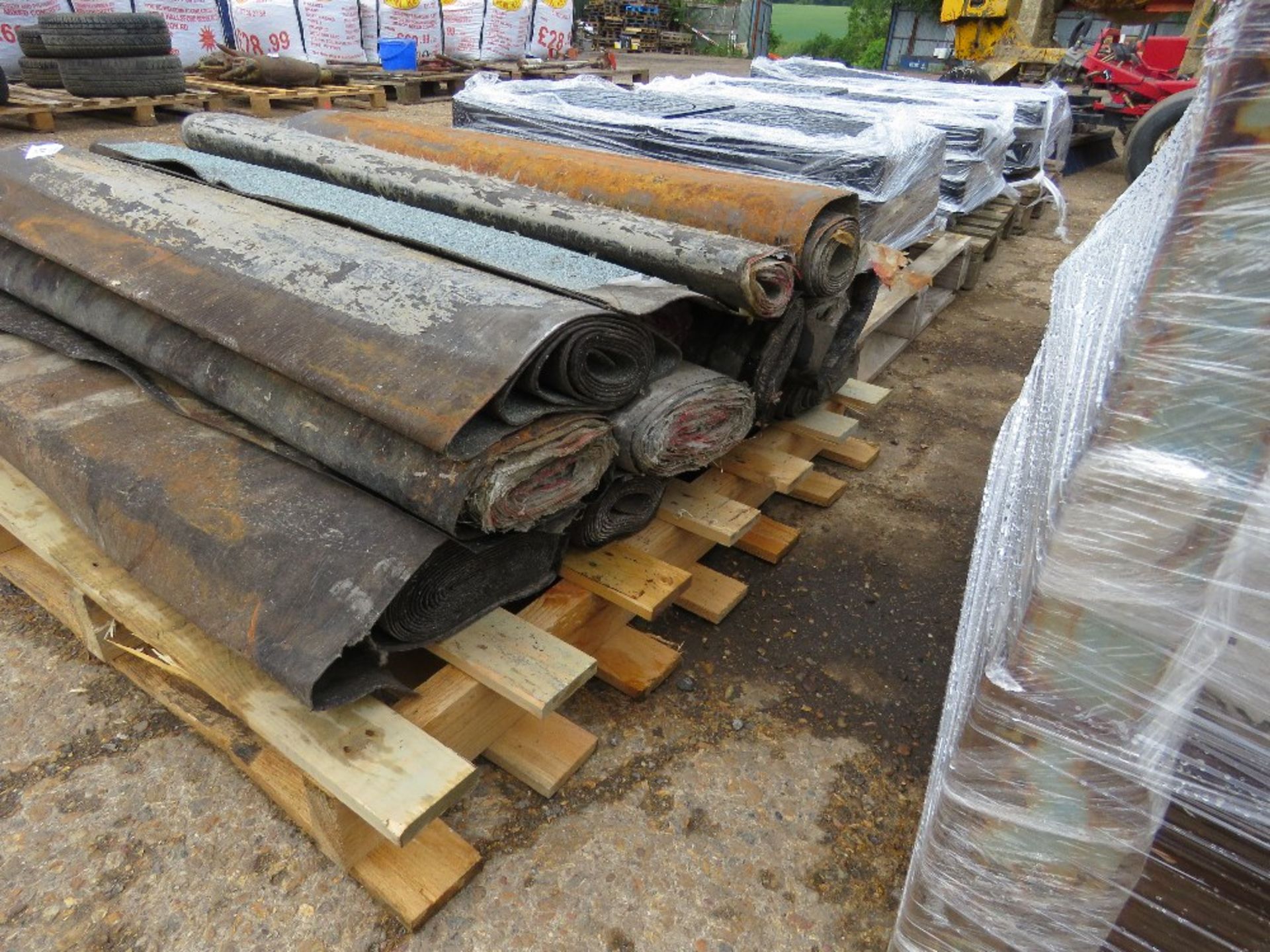 PALLET OF ROOFING FELT. THIS LOT IS SOLD UNDER THE AUCTIONEERS MARGIN SCHEME, THEREFORE NO VAT WILL - Image 3 of 3